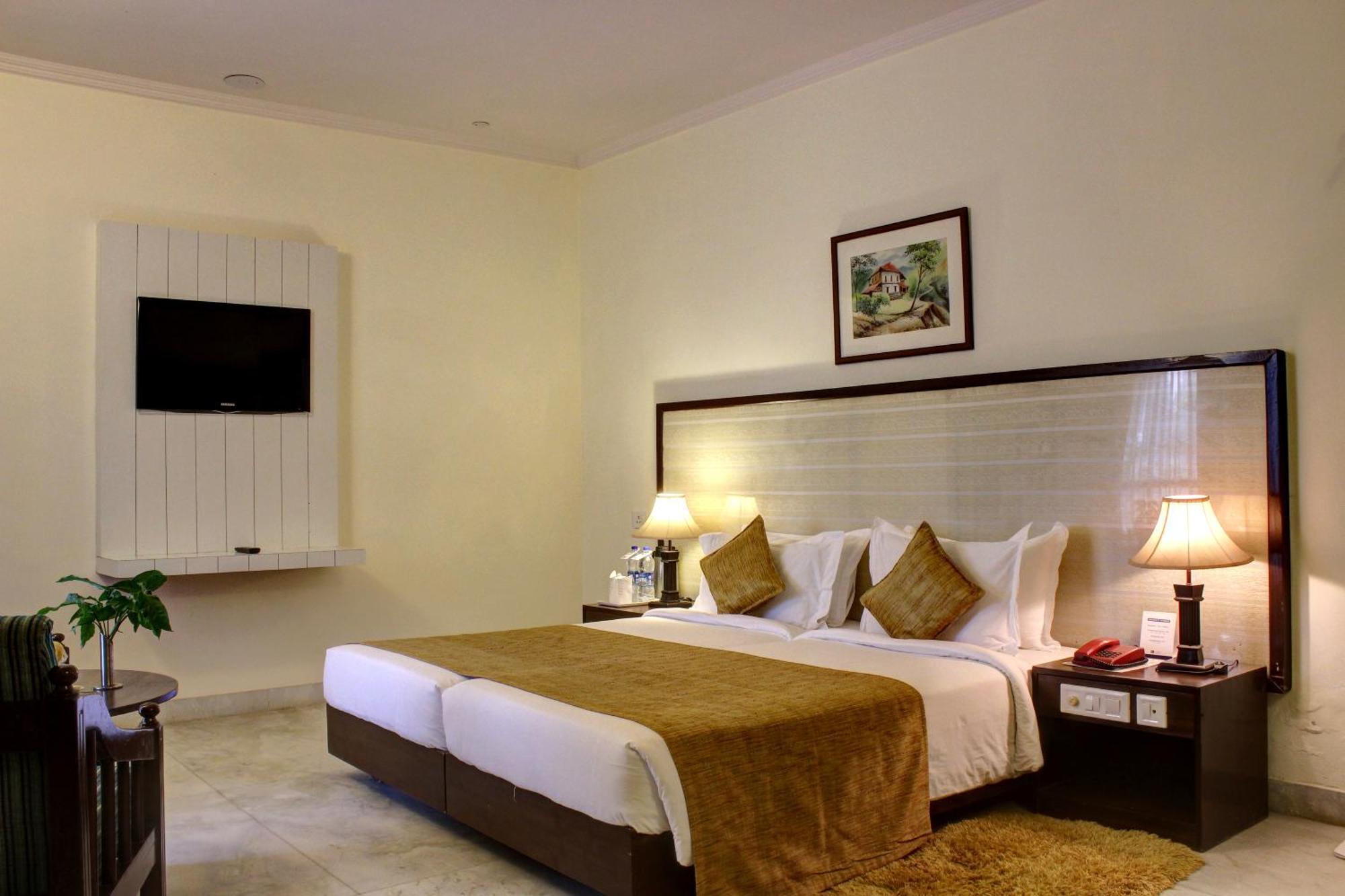Best Western Resort Country Club Gurgaon Exterior foto