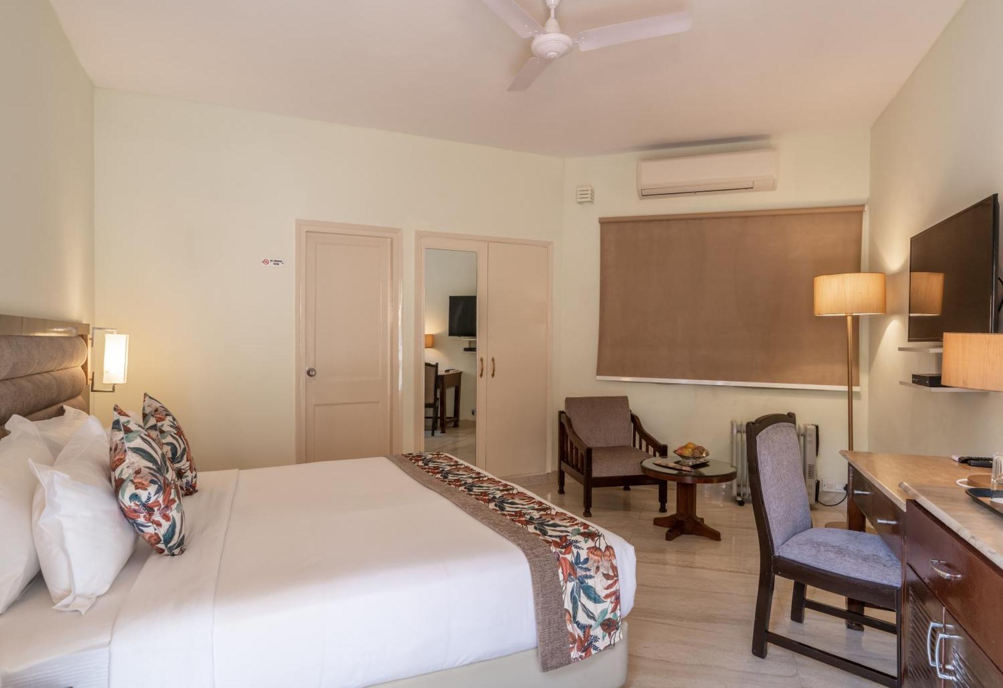Best Western Resort Country Club Gurgaon Exterior foto